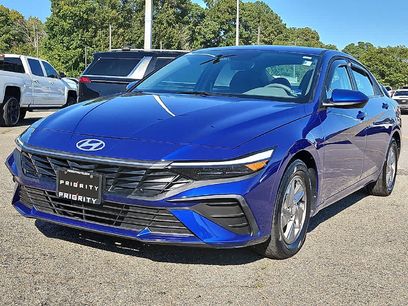 Used 2025 Hyundai Elantra SE w/ Cargo Package