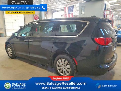 Used 2020 Chrysler Voyager L FWD image 3