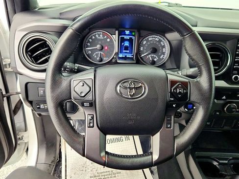 Used 2022 Toyota Tacoma TRD Sport w/ TRD Premium Sport Package image 11