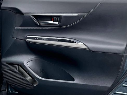 Used 2021 Toyota Venza XLE image 22