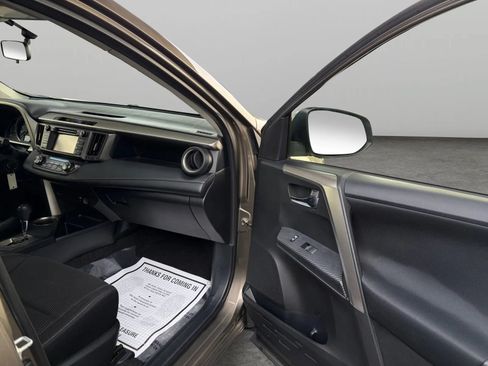 Used 2015 Toyota RAV4 XLE AWD/4WD image 19