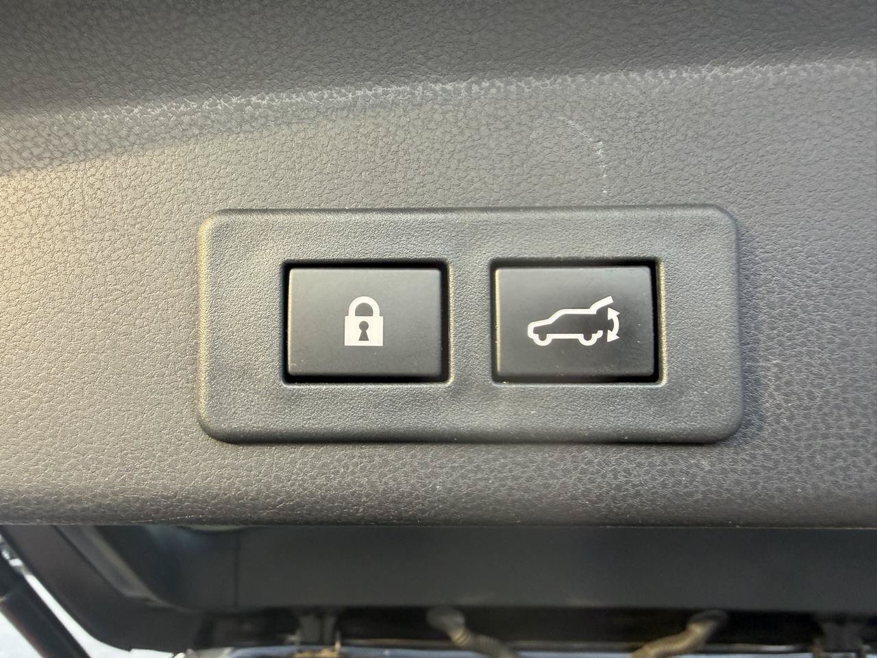 Used 2023 Subaru Ascent Limited AWD/4WD image 7
