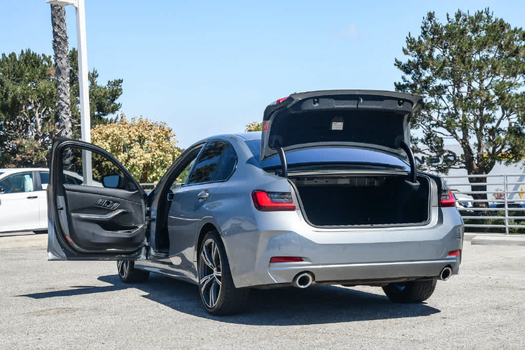 Used 2023 BMW 330i Sedan w/ Driving Assistance Package RWD image 30