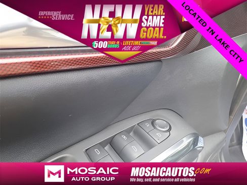 Used 2025 Chevrolet Traverse Z71 image 20