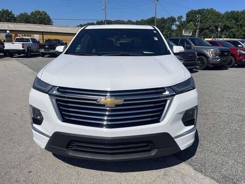 Used 2023 Chevrolet Traverse Premier FWD image 10