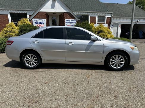 Used 2010 Toyota Camry LE FWD image 9