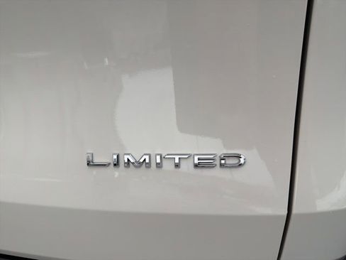 Used 2024 Toyota Grand Highlander Limited image 9