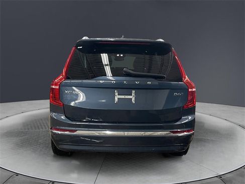 Used 2023 Volvo XC90 B6 Plus image 4