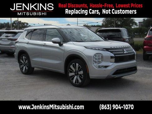 New 2026 Mitsubishi Outlander SEL image 1