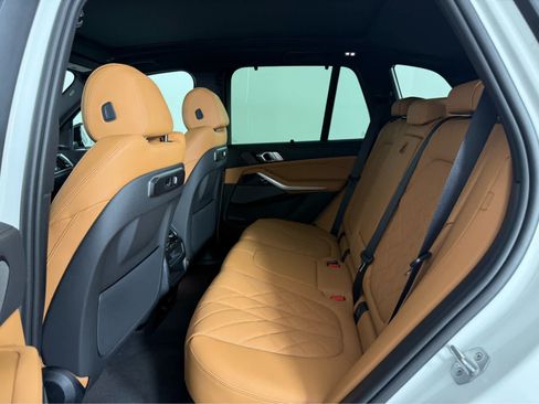 New 2026 BMW X5 xDrive40i w/ M Sport Package AWD/4WD image 12