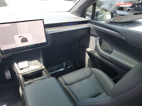 Used 2022 Tesla Model X Plaid AWD/4WD image 16