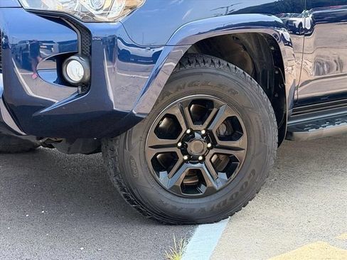 Used 2019 Toyota 4Runner SR5 Premium AWD/4WD image 30