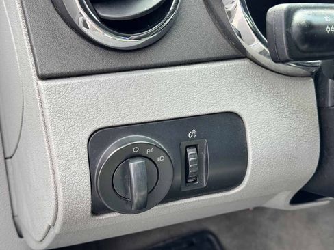 Used 2006 Ford Mustang Coupe RWD image 36
