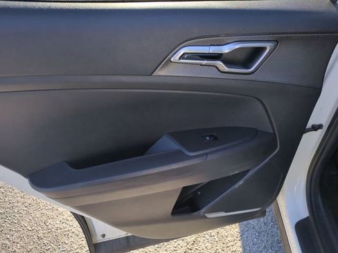 Used 2024 Kia Sportage LX image 24