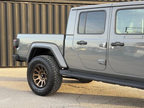 Used 2020 Jeep Gladiator Overland image 5