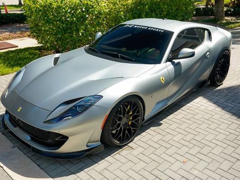 Used 2018 Ferrari 812 Superfast RWD image 10