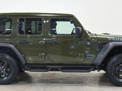 Used 2024 Jeep Wrangler Unlimited AWD/4WD image 15