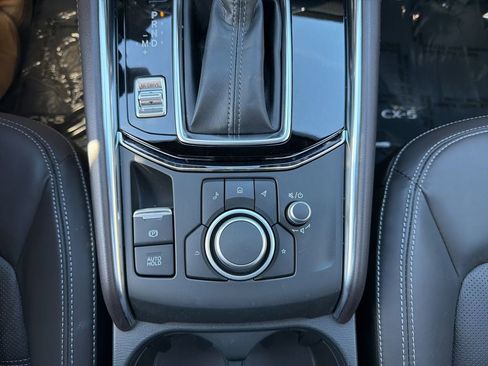 Used 2025 MAZDA CX-5 Signature image 26