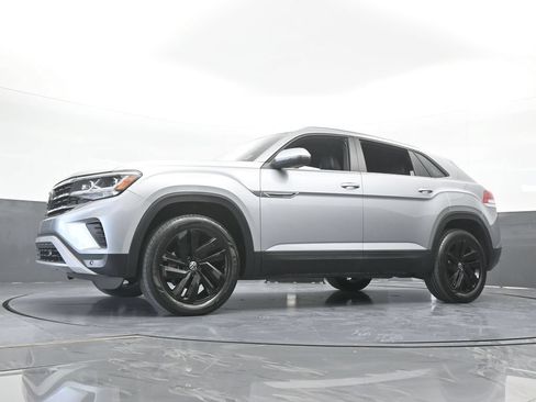 Used 2022 Volkswagen Atlas Cross Sport SE FWD image 58