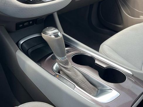 Used 2020 Chevrolet Malibu LT FWD image 33