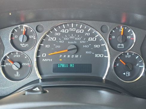 Used 2024 GMC Savana 2500 w/ Driver Convenience Package image 18