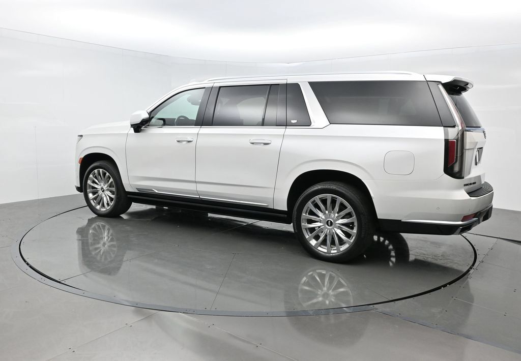 Used 2022 Cadillac Escalade ESV Premium Luxury w/ Performance Package AWD/4WD image 3