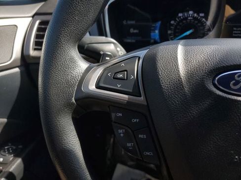 Used 2017 Ford Fusion SE w/ Fusion SE Technology Package image 23