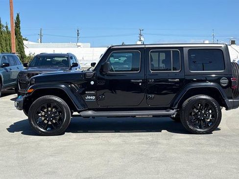 Used 2023 Jeep Wrangler Unlimited Sahara AWD/4WD image 6