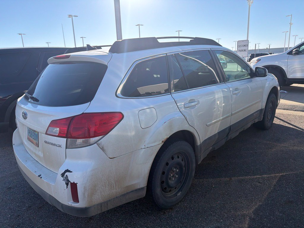 Used 2013 Subaru Outback 2.5i Limited w/ Moonroof Pkg AWD/4WD image 3