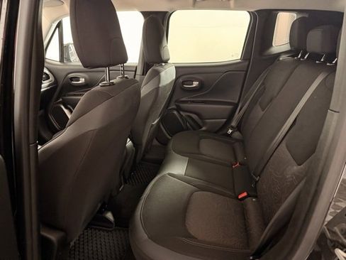 Certified 2023 Jeep Renegade Latitude image 27