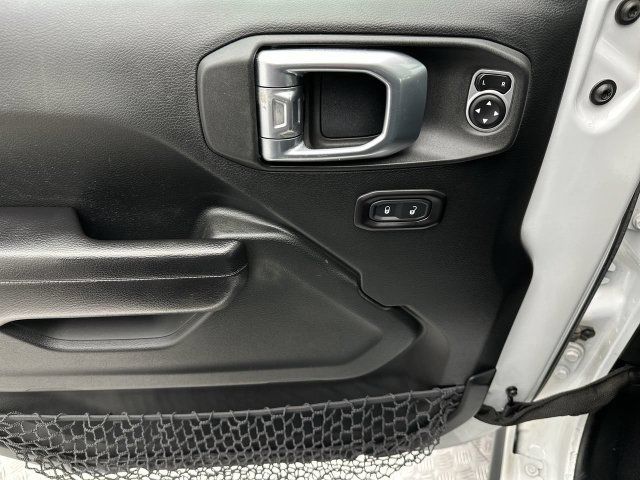 Used 2018 Jeep Wrangler Sport AWD/4WD image 13