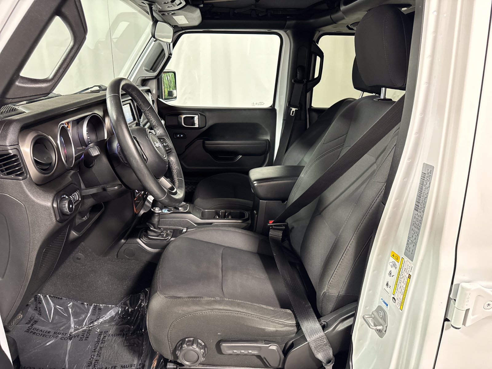 Used 2018 Jeep Wrangler Unlimited Sport S AWD/4WD image 3