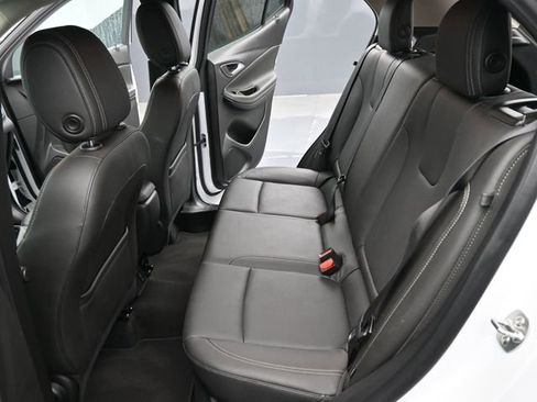 Used 2024 Buick Encore GX Sport Touring image 11