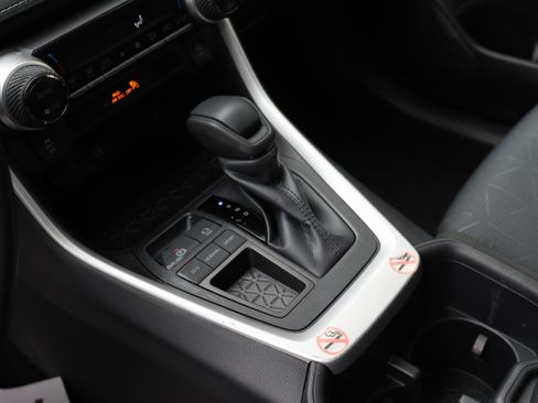 Certified 2025 Toyota RAV4 XLE FWD image 34