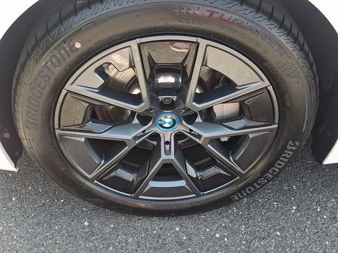 Used 2023 BMW i4 eDrive40 w/ Premium Package RWD image 8