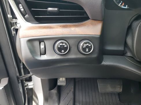 Used 2018 Cadillac Escalade Luxury image 36