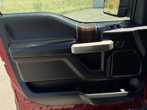Used 2017 Ford F150 Lariat AWD/4WD image 24