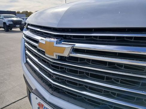 Certified 2023 Chevrolet Traverse LT w/ Rear Camera Mirror Package image 30