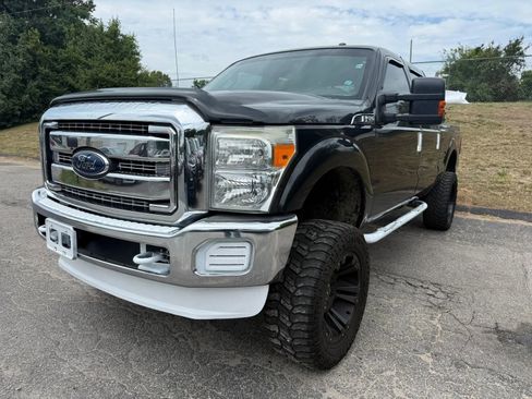 Used 2015 Ford F250 XLT AWD/4WD image 2