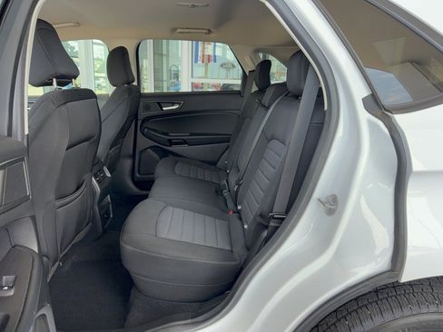 Certified 2022 Ford Edge SE w/ Black Appearance Package AWD/4WD image 13