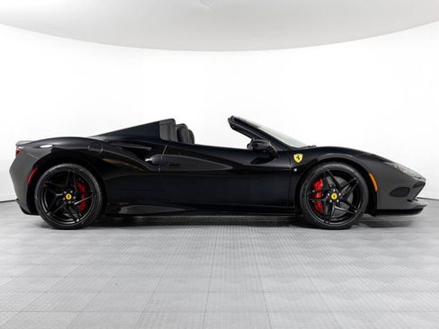 Used 2023 Ferrari F8 Tributo RWD image 14