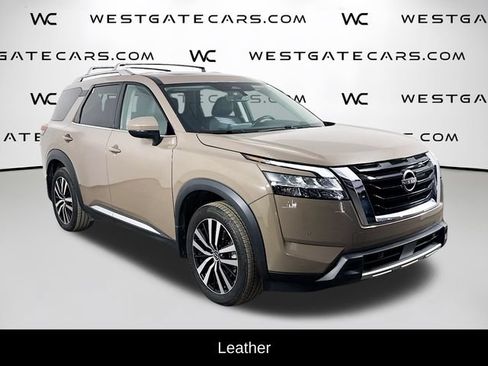 Used 2023 Nissan Pathfinder Platinum FWD image 2