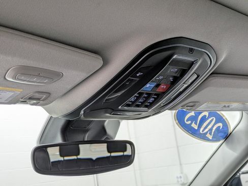 Used 2023 Jeep Grand Cherokee L Limited w/ Black Appearance Package image 39