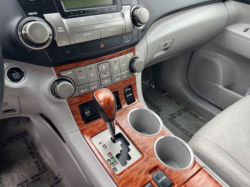 Used 2008 Toyota Highlander Limited FWD image 38