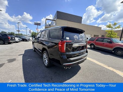 Used 2024 GMC Yukon Denali w/ Advanced Technology Package AWD/4WD image 3