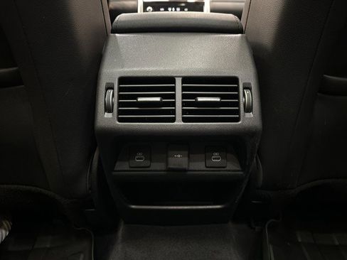 Used 2023 Land Rover Discovery Sport SE image 17