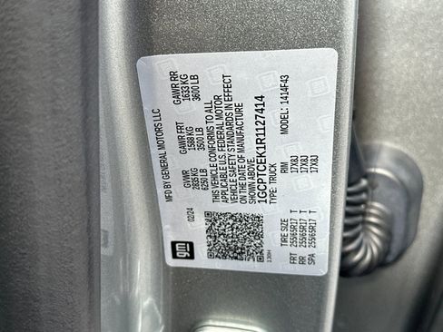 Used 2024 Chevrolet Colorado LT w/ LT Convenience Package II image 28