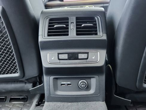 Used 2021 Audi Q5 Prestige w/ Prestige Package image 38