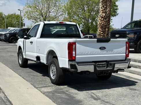New 2026 Ford F250 XL w/ XL Chrome Package image 4
