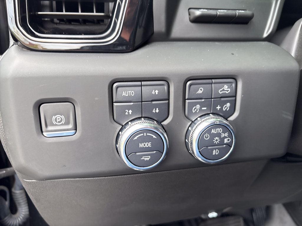 Certified 2024 GMC Sierra 1500 AT4 w/ Technology Package AWD/4WD image 32